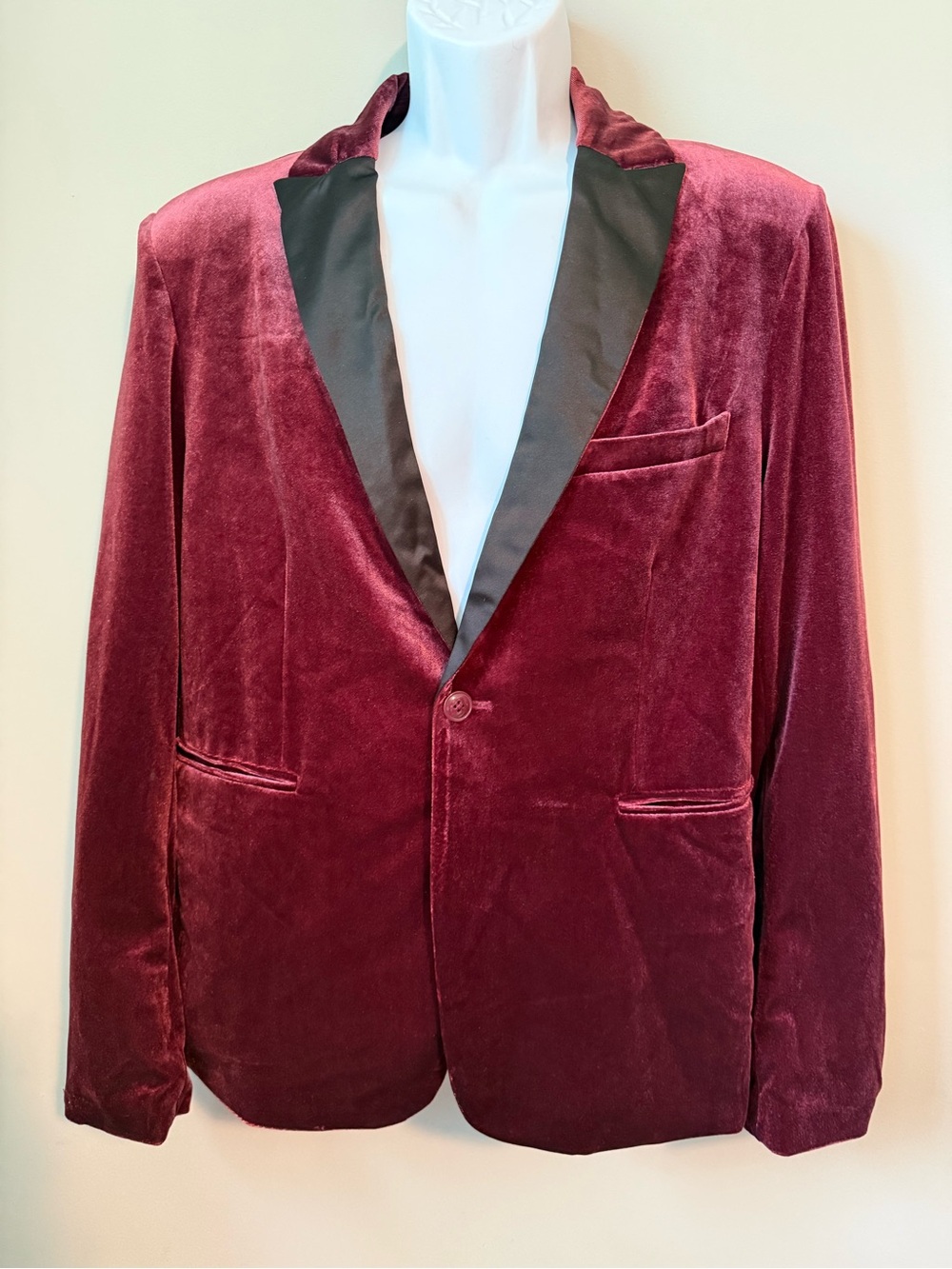Jaywalker Velvet Blazer in Burgundy or wine Color.